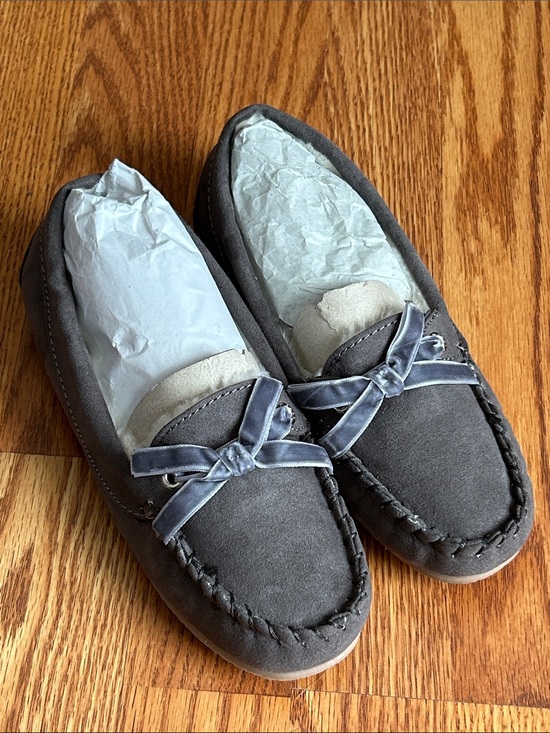 G.H. Bass & Co. Shoes - G.H. Bass & Co. New Dark Gray Loafers Size Small w/Faux Fur Lining